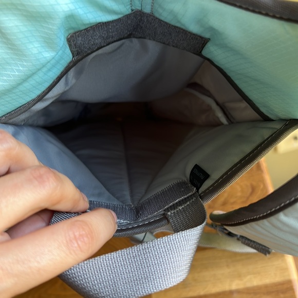 Camelbak The Angel Antifreeze Technology Water Backpack - Picture 7 of 10